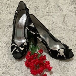 Michaelangelo Black and White Peep Toe Heels